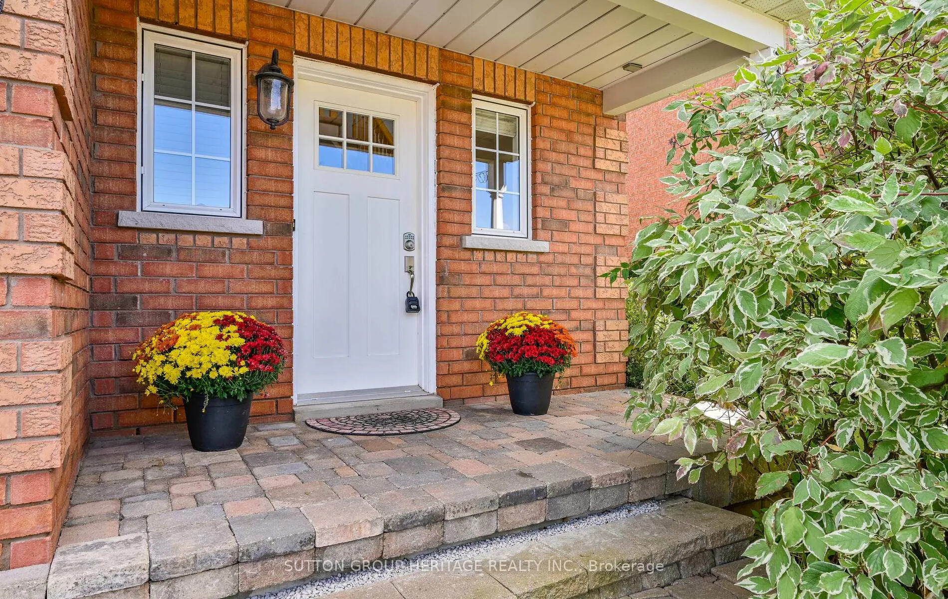 Photo 2 of 12 Mead Drive, Scugog, Port Perry — HOMEH