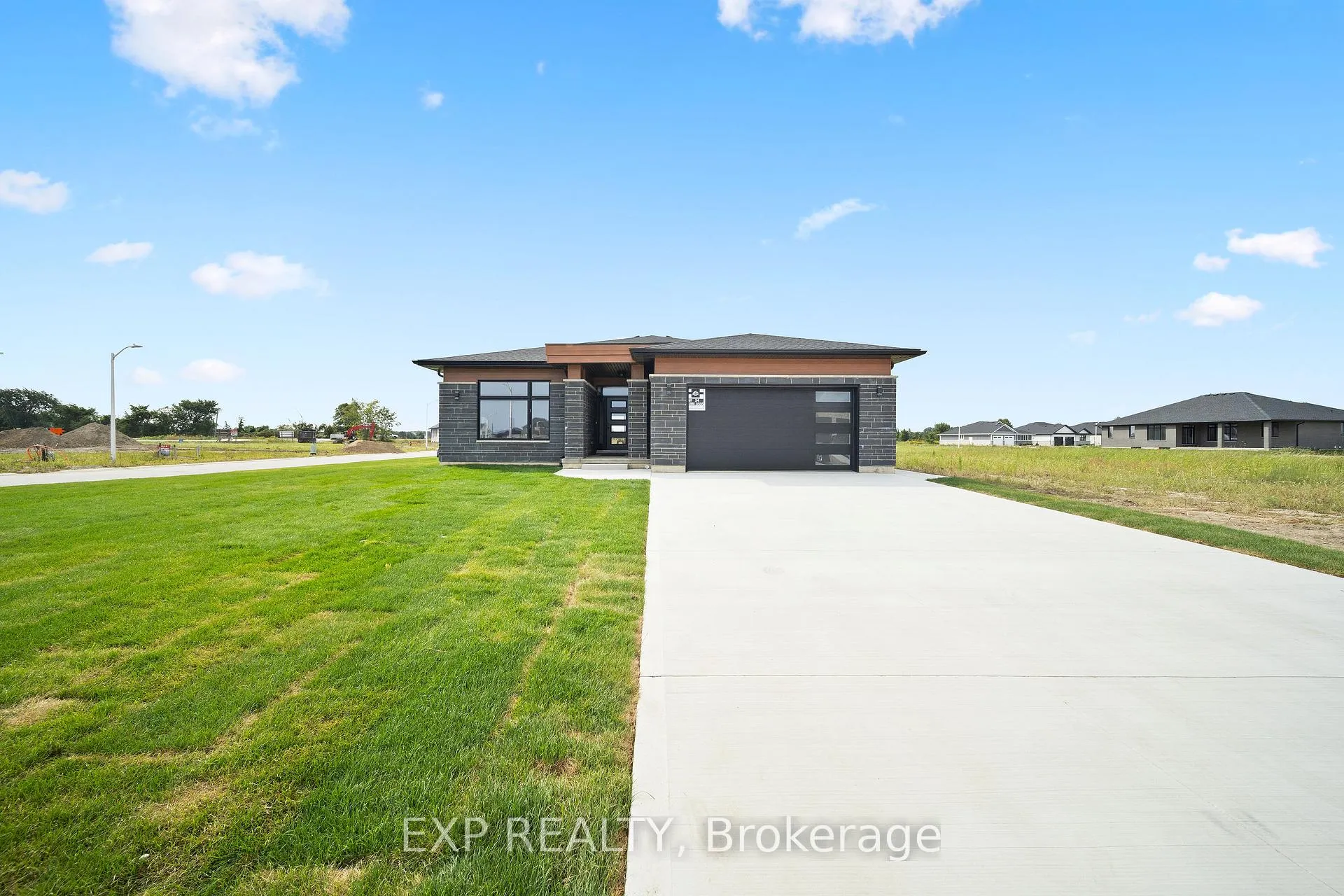 Photo 2 of 3585 Britt Boulevard, Plympton-Wyoming, Plympton Wyoming — HOMEH