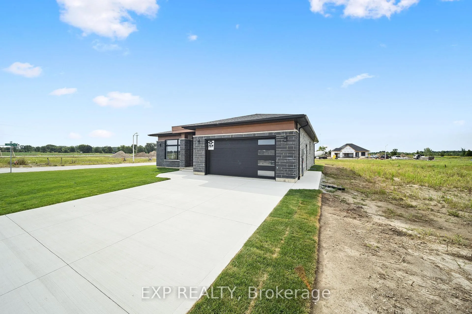 Photo 3 of 3585 Britt Boulevard, Plympton-Wyoming, Plympton Wyoming — HOMEH