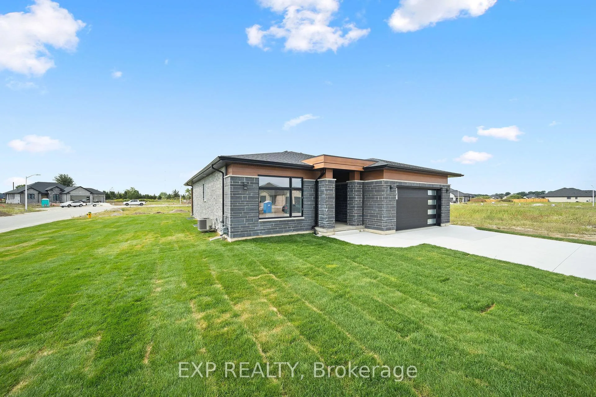 Photo 4 of 3585 Britt Boulevard, Plympton-Wyoming, Plympton Wyoming — HOMEH