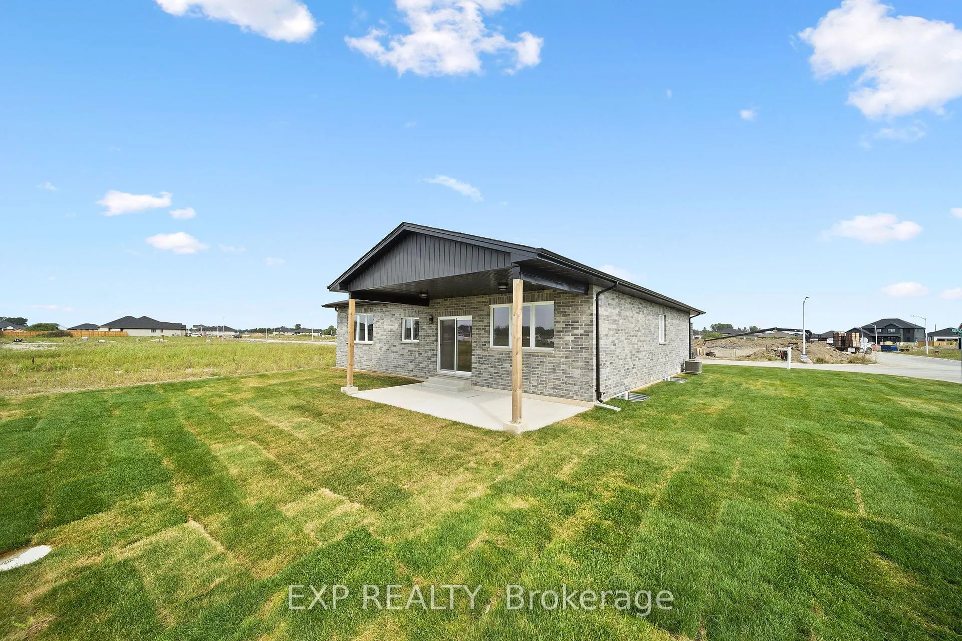Photo 5 of 3585 Britt Boulevard, Plympton-Wyoming, Plympton Wyoming — HOMEH