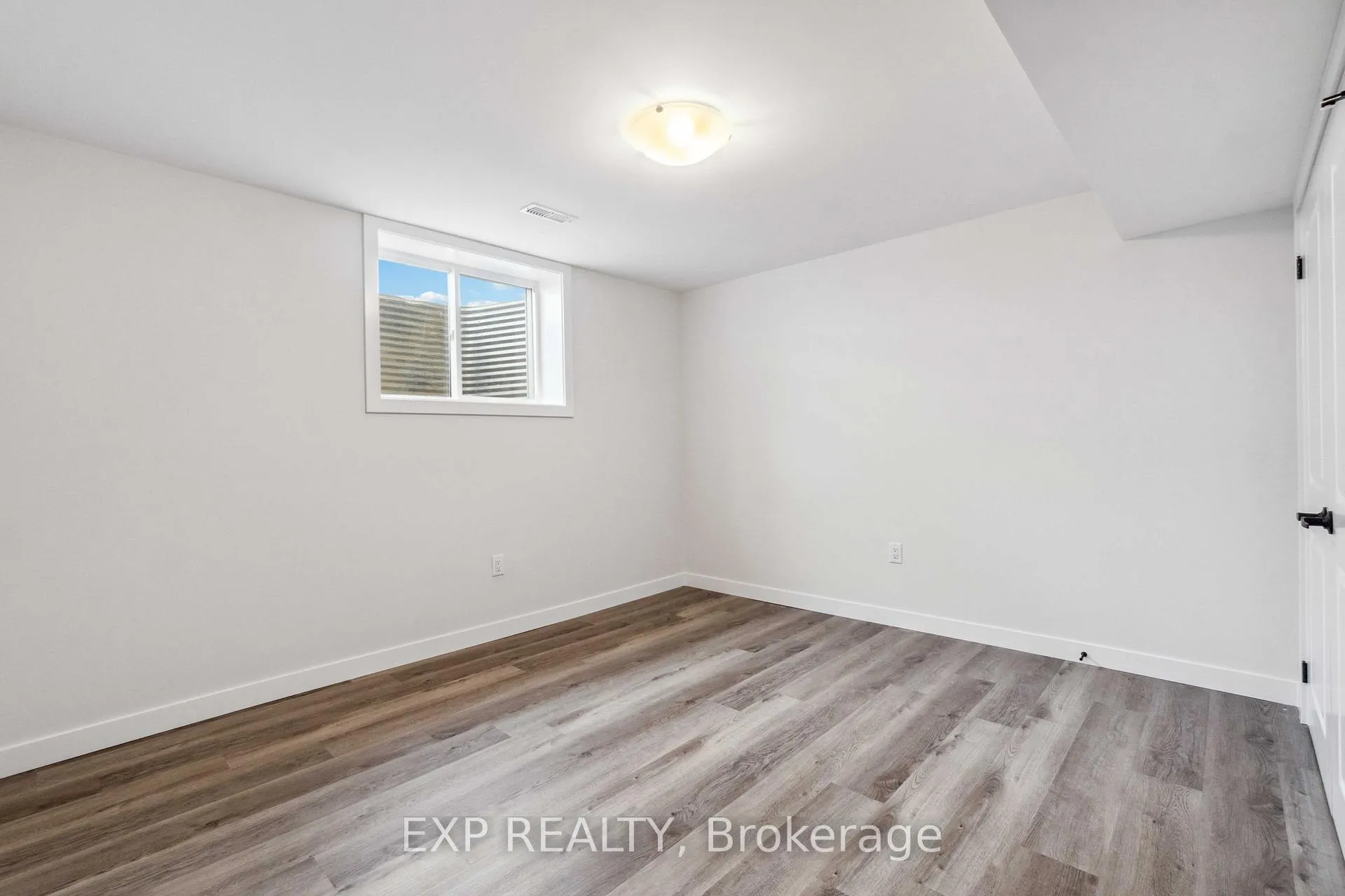Photo 36 of 3585 Britt Boulevard, Plympton-Wyoming, Plympton Wyoming — HOMEH