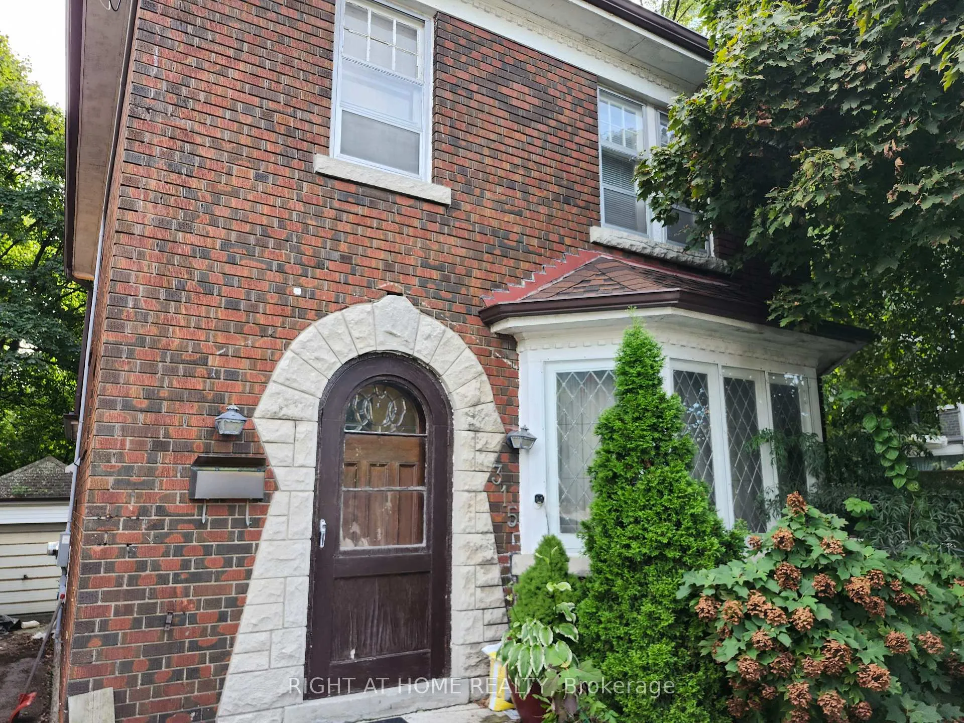 Photo 1 of 315 Chaplin Crescent, Toronto, Forest Hill South — HOMEH
