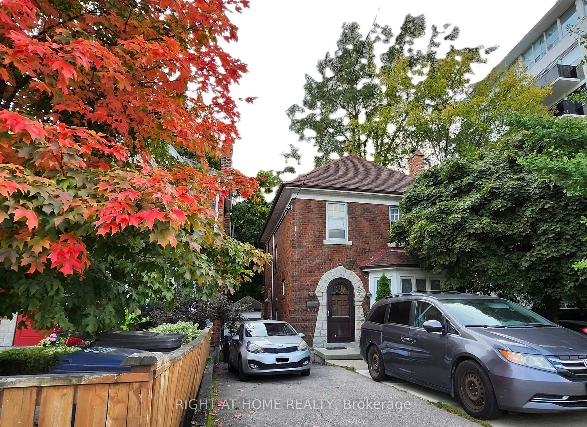 Photo 2 of 315 Chaplin Crescent, Toronto, Forest Hill South — HOMEH