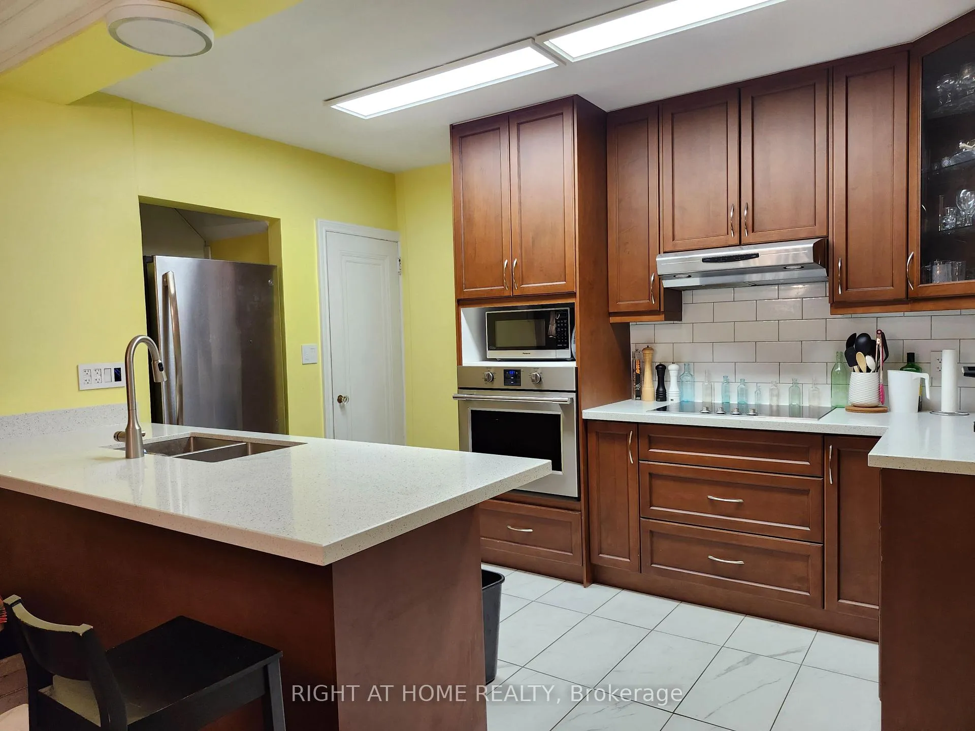 Photo 5 of 315 Chaplin Crescent, Toronto, Forest Hill South — HOMEH