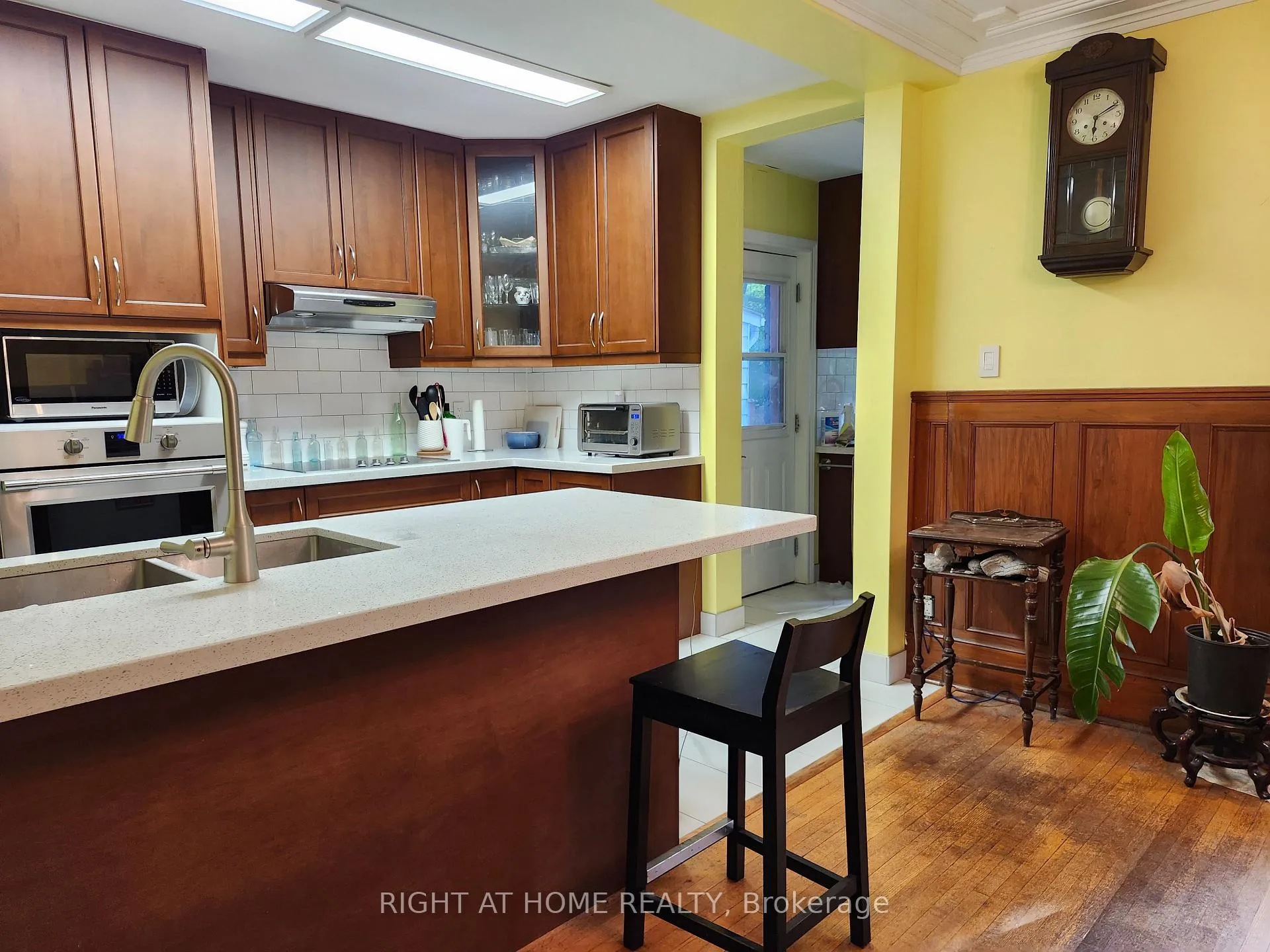 Photo 6 of 315 Chaplin Crescent, Toronto, Forest Hill South — HOMEH