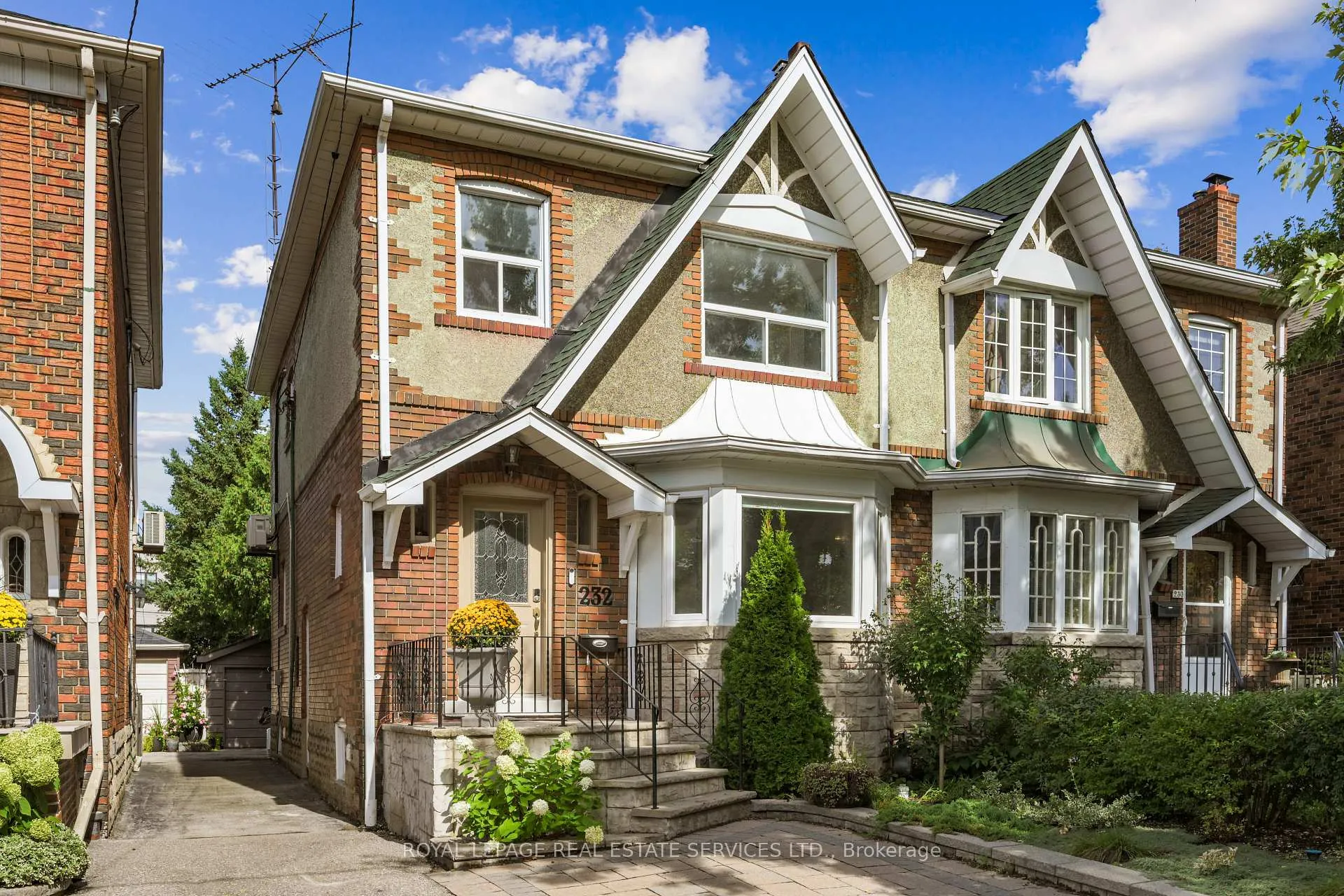 Photo 2 of 232 Fairlawn Avenue, Toronto, Lawrence Park North — HOMEH