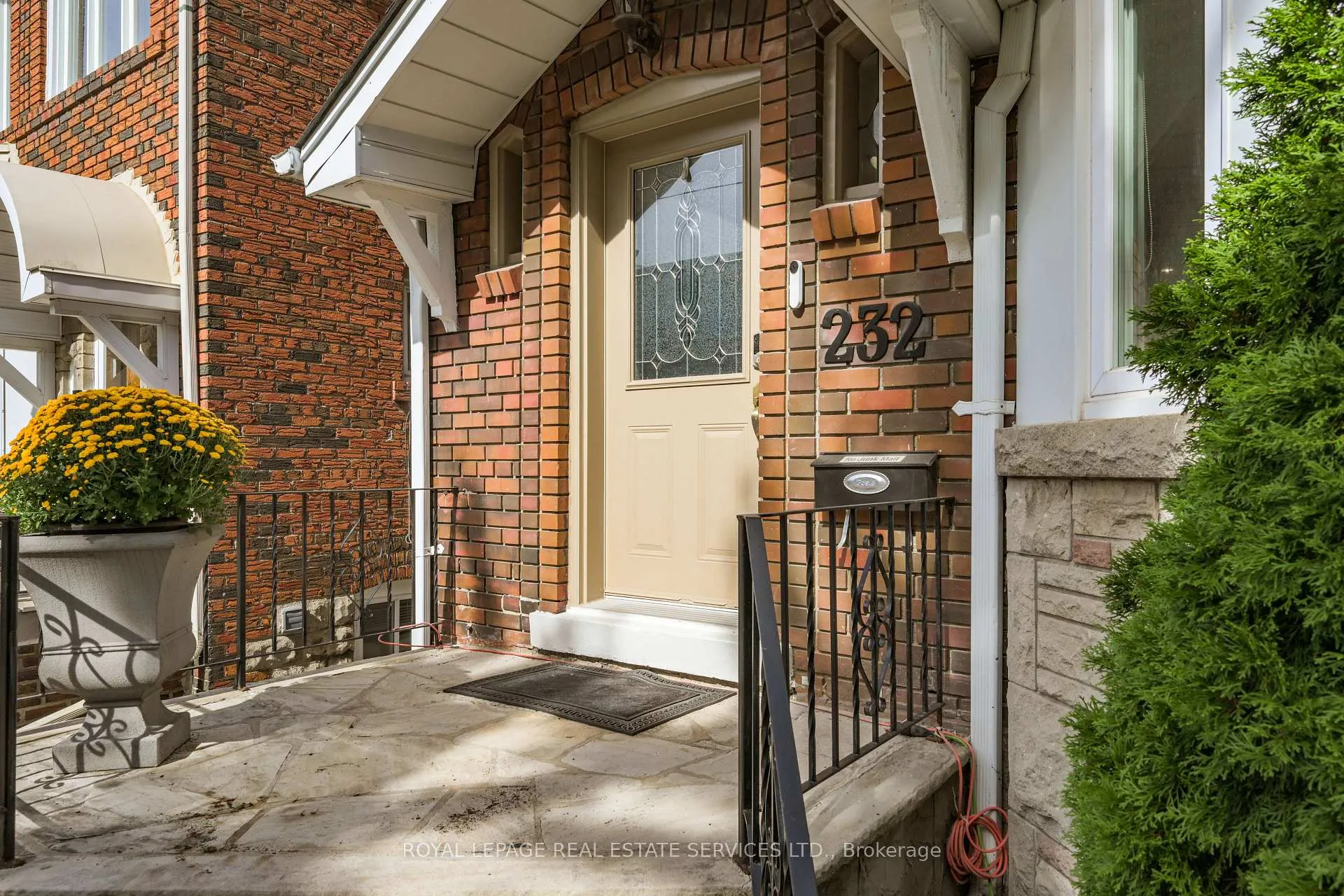 Photo 4 of 232 Fairlawn Avenue, Toronto, Lawrence Park North — HOMEH