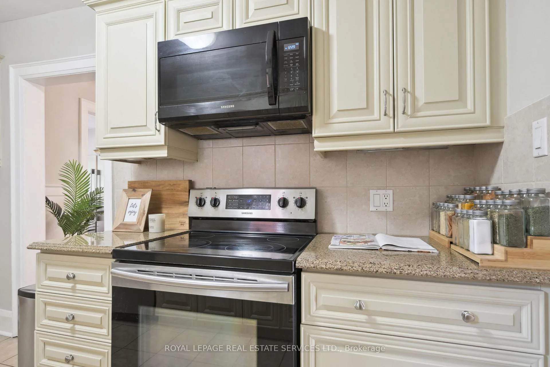 Photo 13 of 232 Fairlawn Avenue, Toronto, Lawrence Park North — HOMEH
