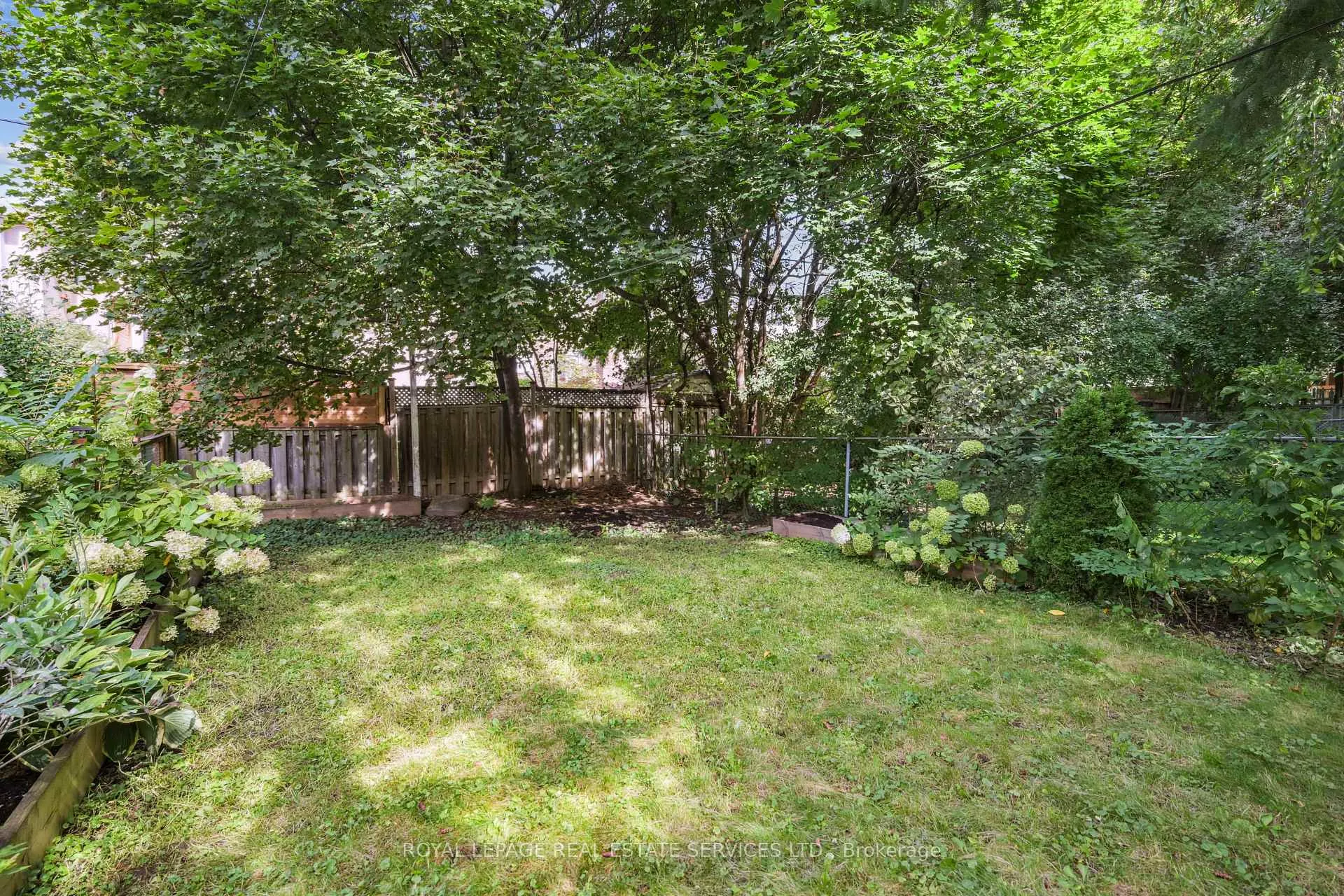 Photo 35 of 232 Fairlawn Avenue, Toronto, Lawrence Park North — HOMEH