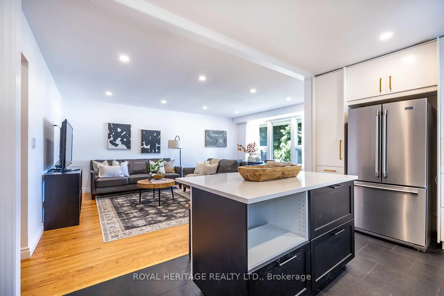 Photo 2 of 601 Willow Crescent, Cobourg — HOMEH