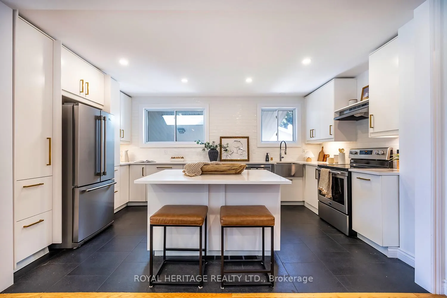 Photo 7 of 601 Willow Crescent, Cobourg — HOMEH