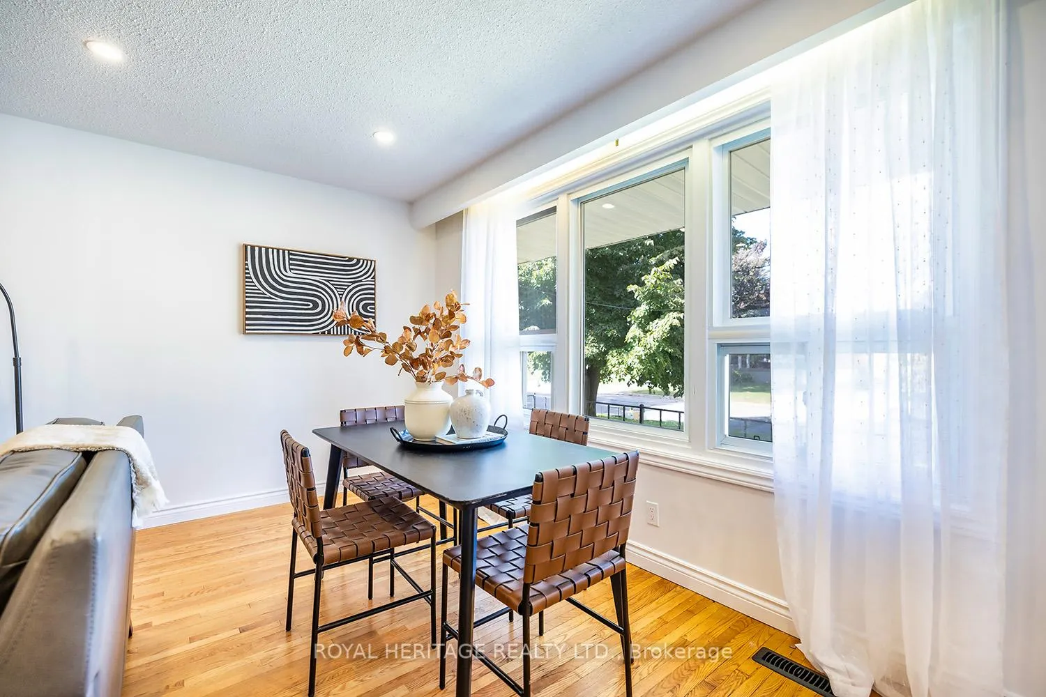 Photo 9 of 601 Willow Crescent, Cobourg — HOMEH