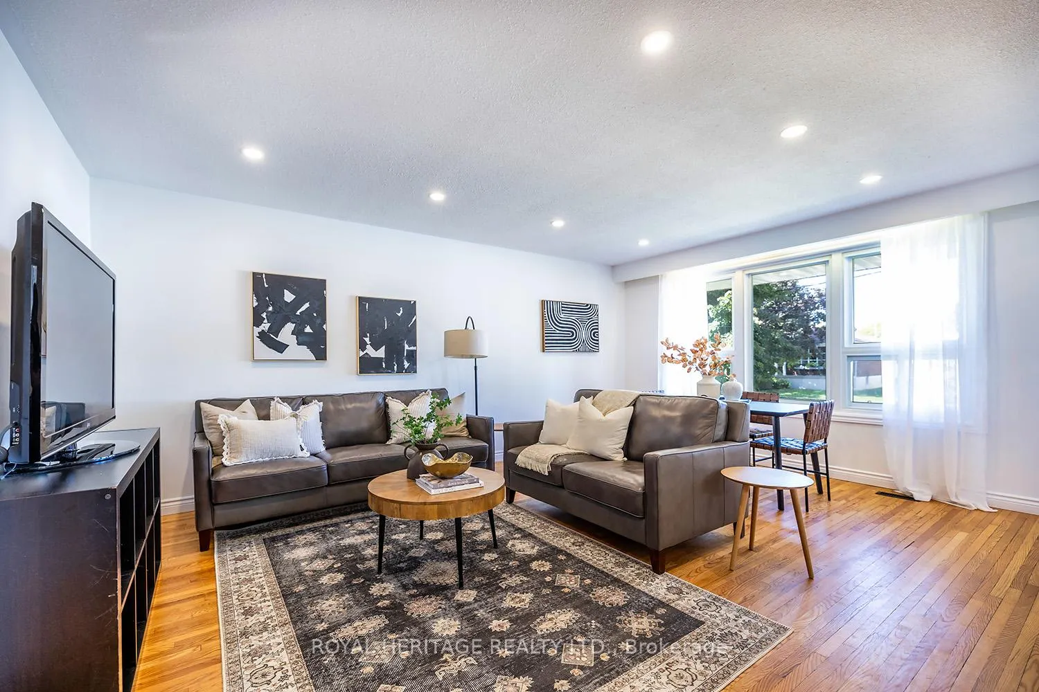 Photo 10 of 601 Willow Crescent, Cobourg — HOMEH