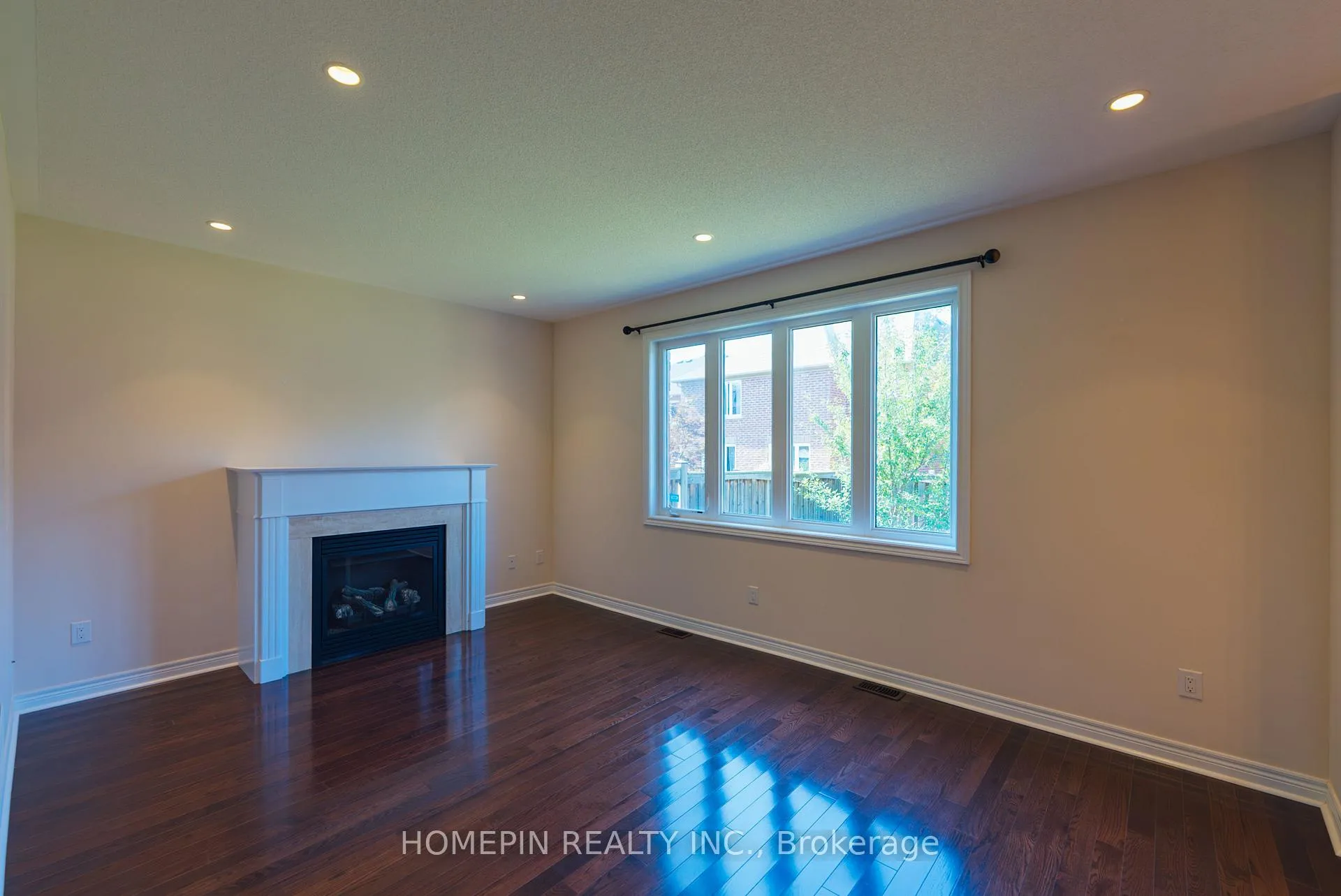 Photo 7 of 24 James Joyce Drive, Markham, Victoria Manor-Jennings Gate — HOMEH
