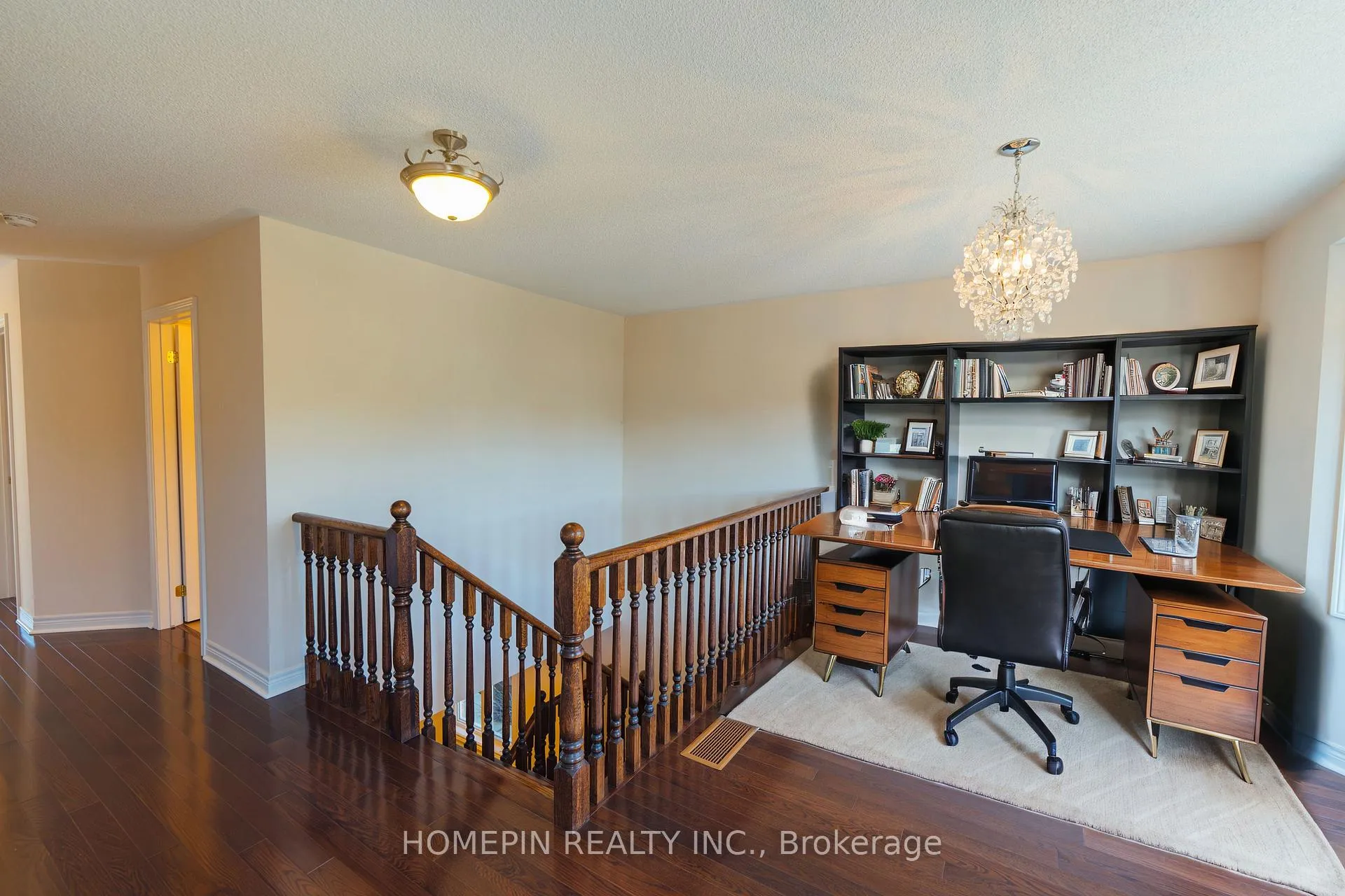 Photo 10 of 24 James Joyce Drive, Markham, Victoria Manor-Jennings Gate — HOMEH