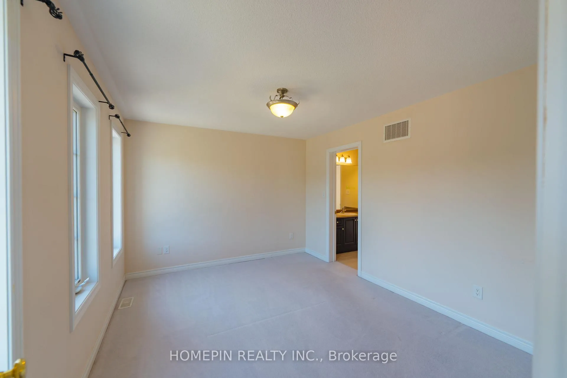 Photo 13 of 24 James Joyce Drive, Markham, Victoria Manor-Jennings Gate — HOMEH