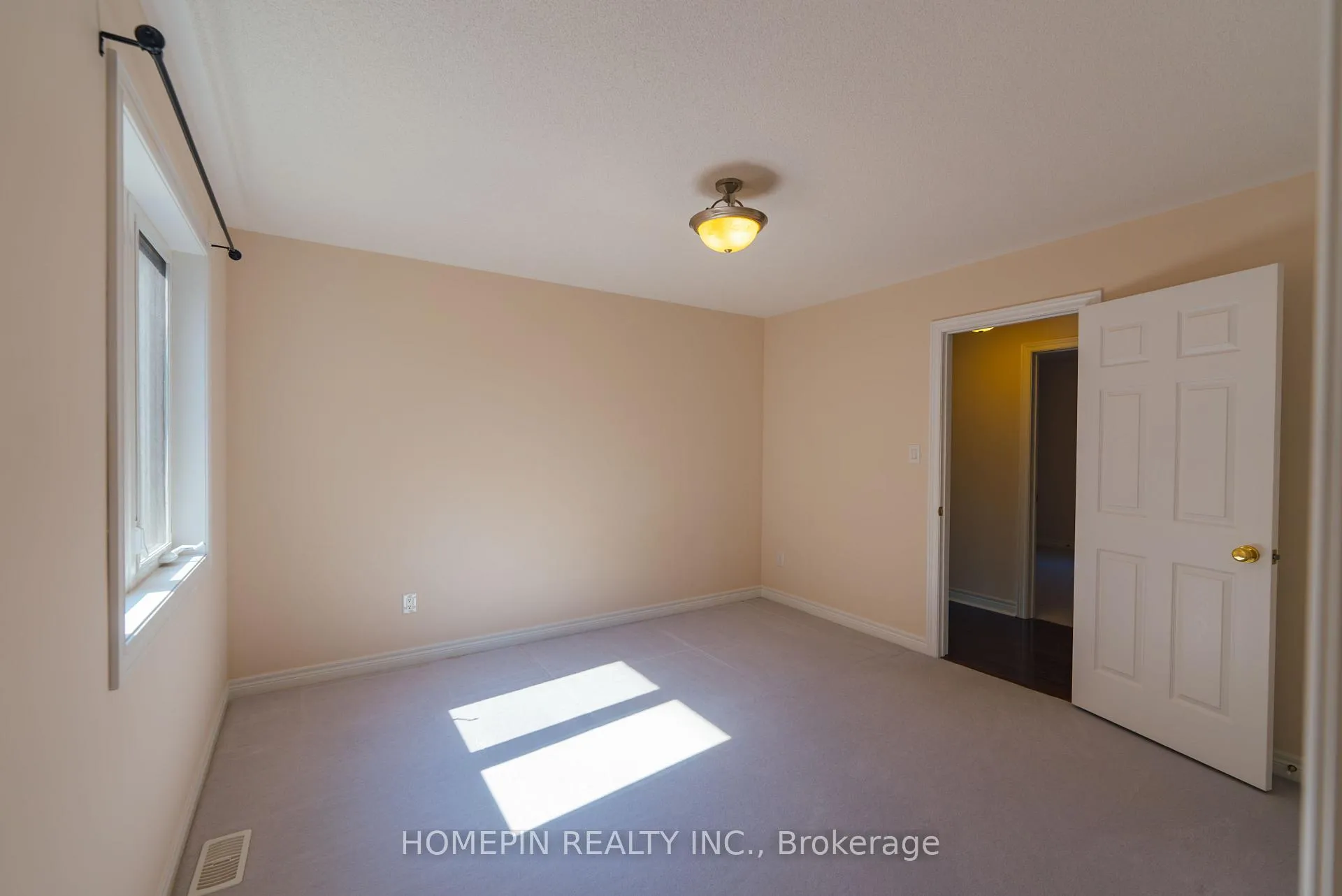 Photo 21 of 24 James Joyce Drive, Markham, Victoria Manor-Jennings Gate — HOMEH