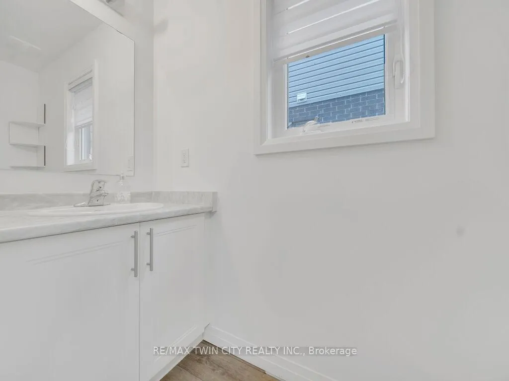 Photo 16 of 8 Pony Way, Kitchener — HOMEH
