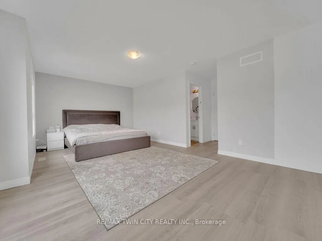 Photo 20 of 8 Pony Way, Kitchener — HOMEH