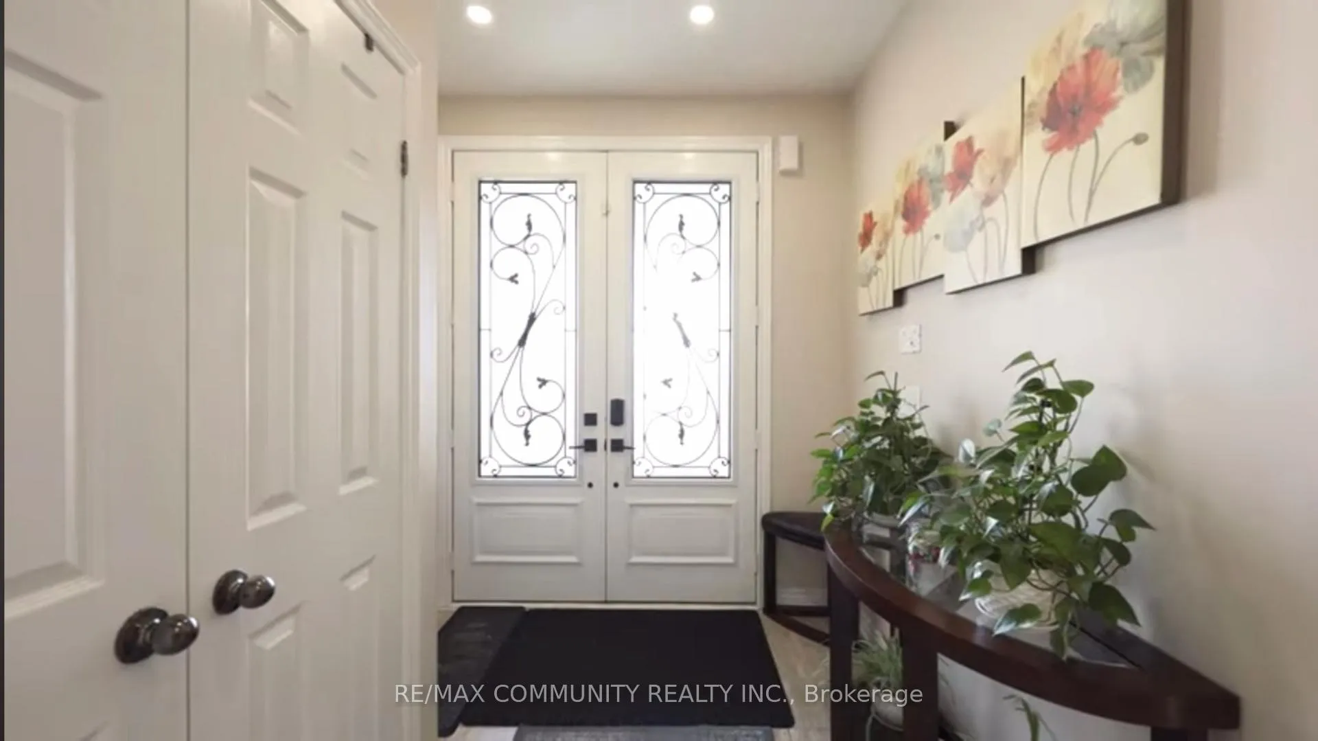 Photo 2 of 63 Buxton Lane, Clarington, Bowmanville — HOMEH