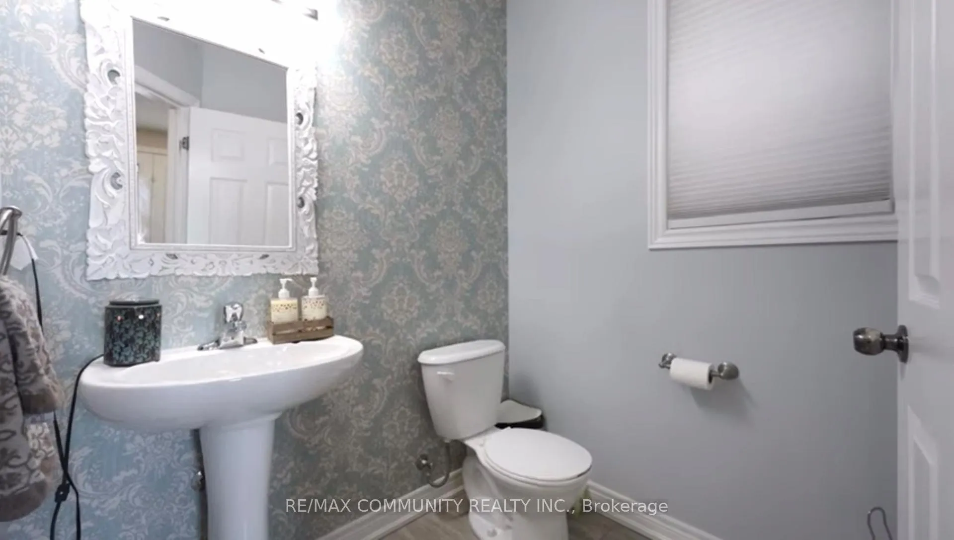 Photo 7 of 63 Buxton Lane, Clarington, Bowmanville — HOMEH