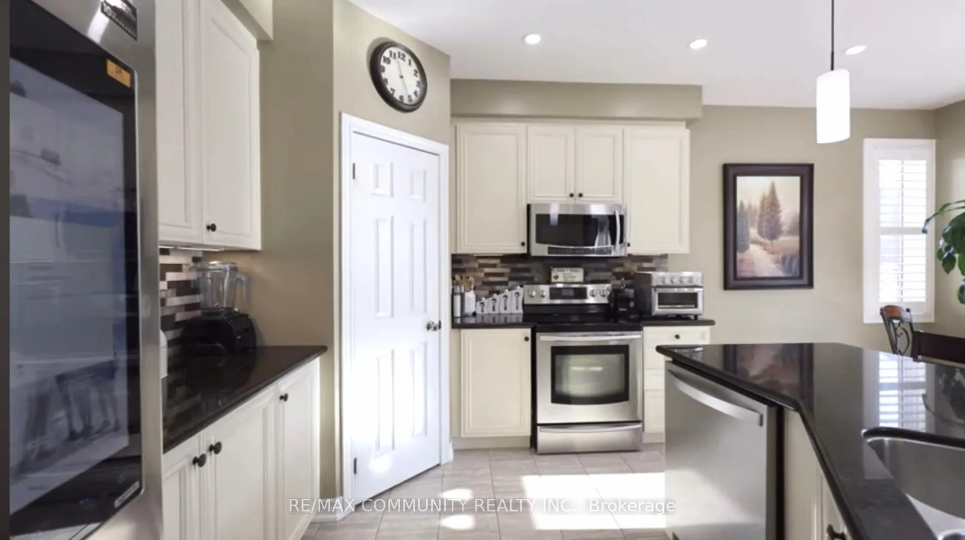 Photo 12 of 63 Buxton Lane, Clarington, Bowmanville — HOMEH