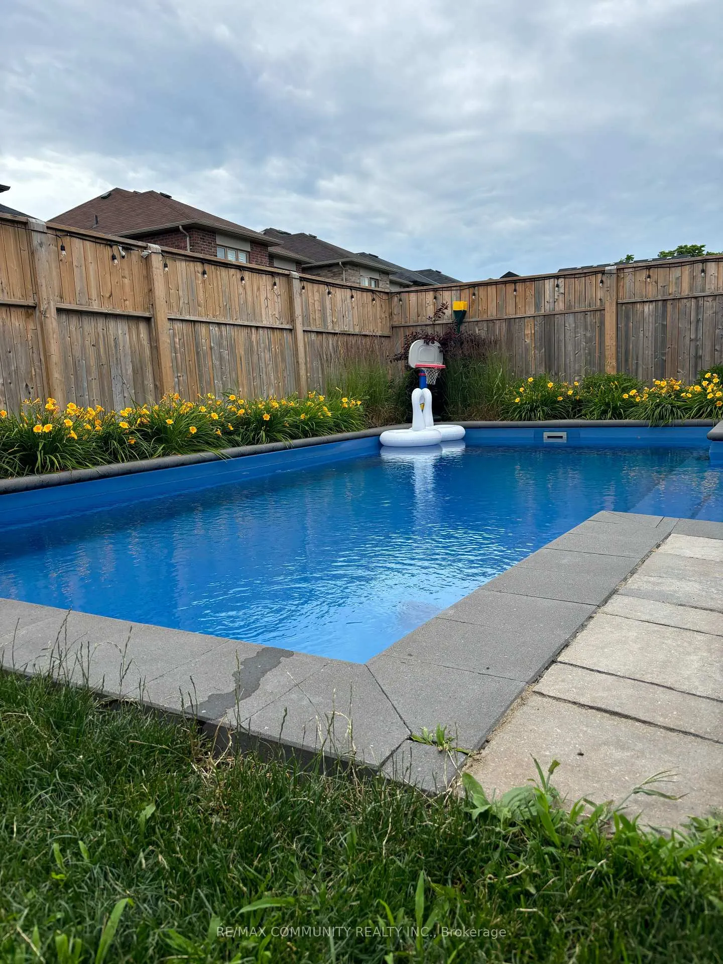 Photo 32 of 63 Buxton Lane, Clarington, Bowmanville — HOMEH
