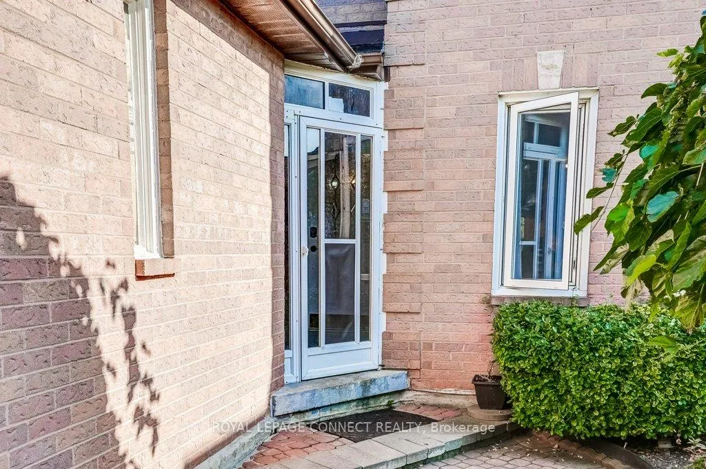 Photo 3 of 100 Sullivan Drive N, Ajax, Central — HOMEH