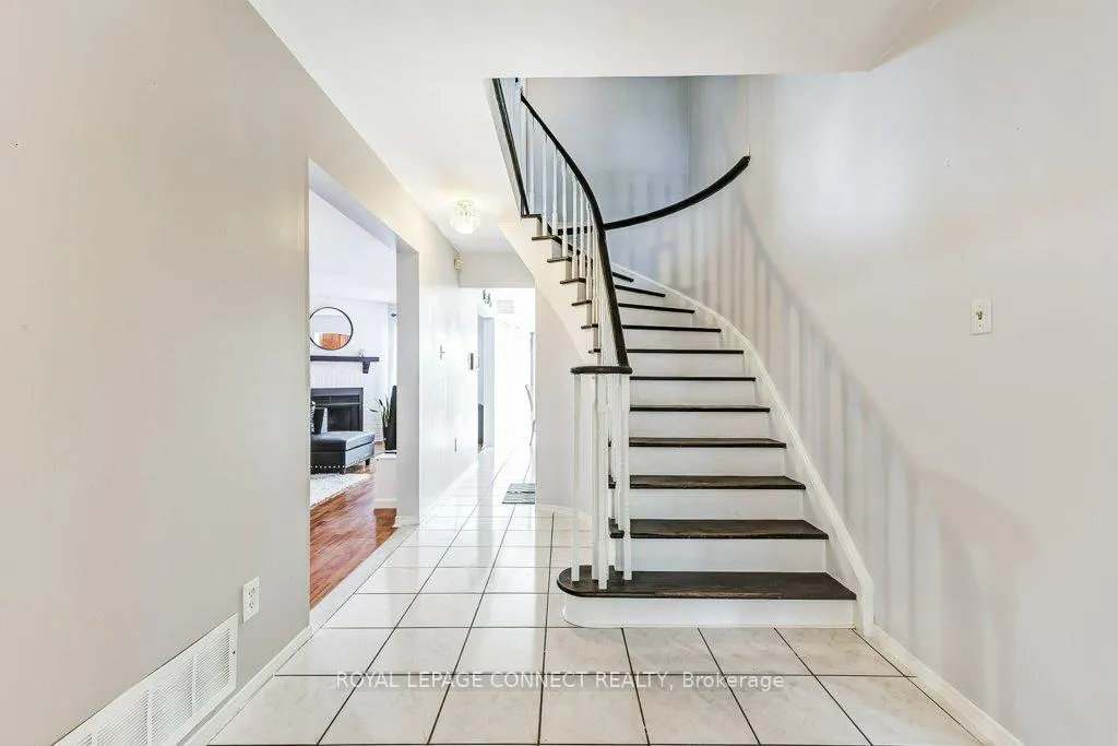 Photo 5 of 100 Sullivan Drive N, Ajax, Central — HOMEH