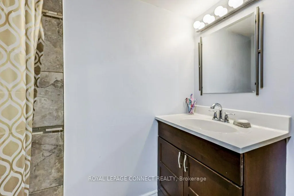 Photo 34 of 100 Sullivan Drive N, Ajax, Central — HOMEH