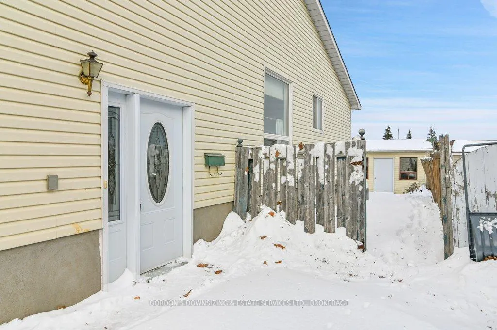 Photo 3 of 556 Jase Street, Cornwall — HOMEH
