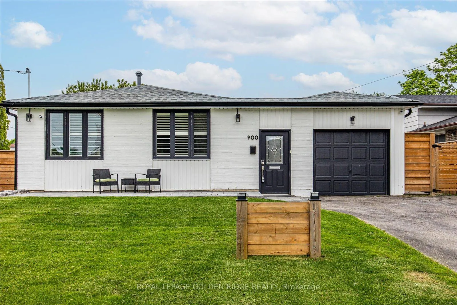 Photo 2 of 900 Lynx Avenue, Pickering, West Shore — HOMEH