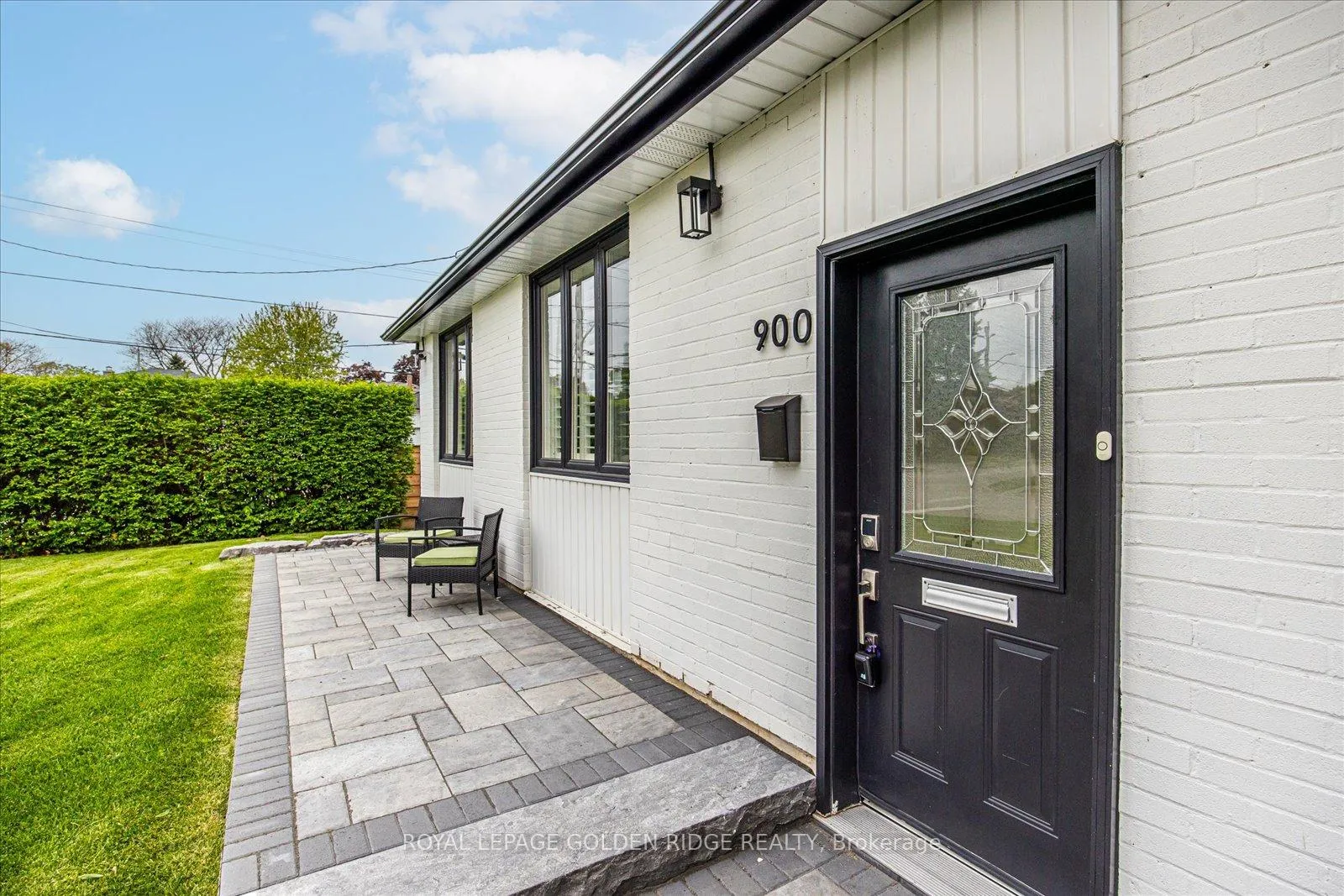 Photo 3 of 900 Lynx Avenue, Pickering, West Shore — HOMEH