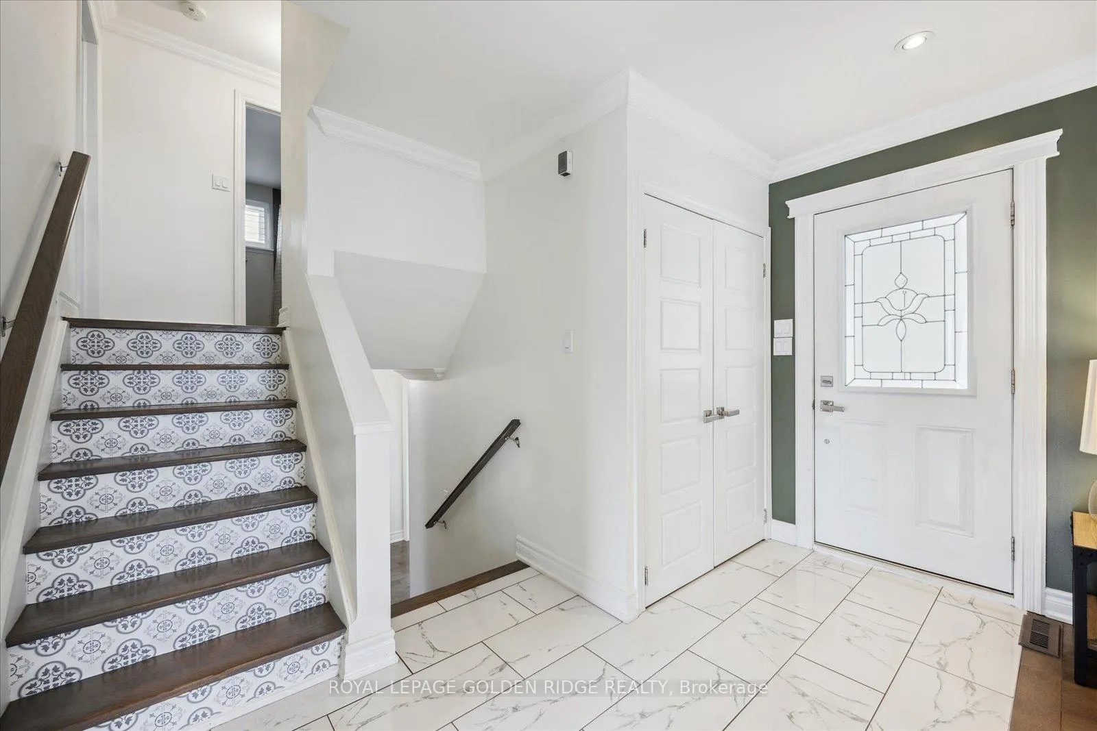 Photo 4 of 900 Lynx Avenue, Pickering, West Shore — HOMEH