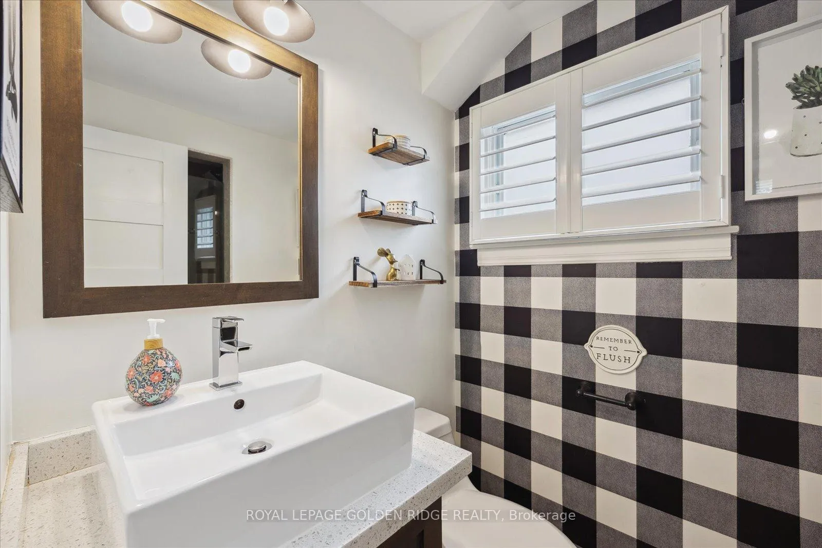 Photo 18 of 900 Lynx Avenue, Pickering, West Shore — HOMEH