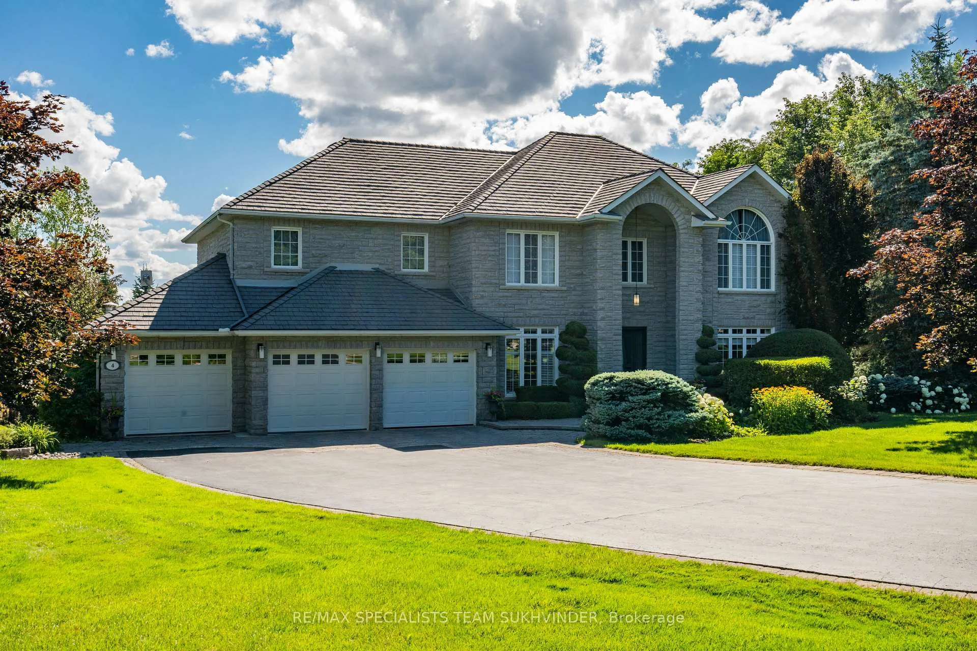 Photo 1 of 4 Stonehart Street, Caledon, Palgrave — HOMEH