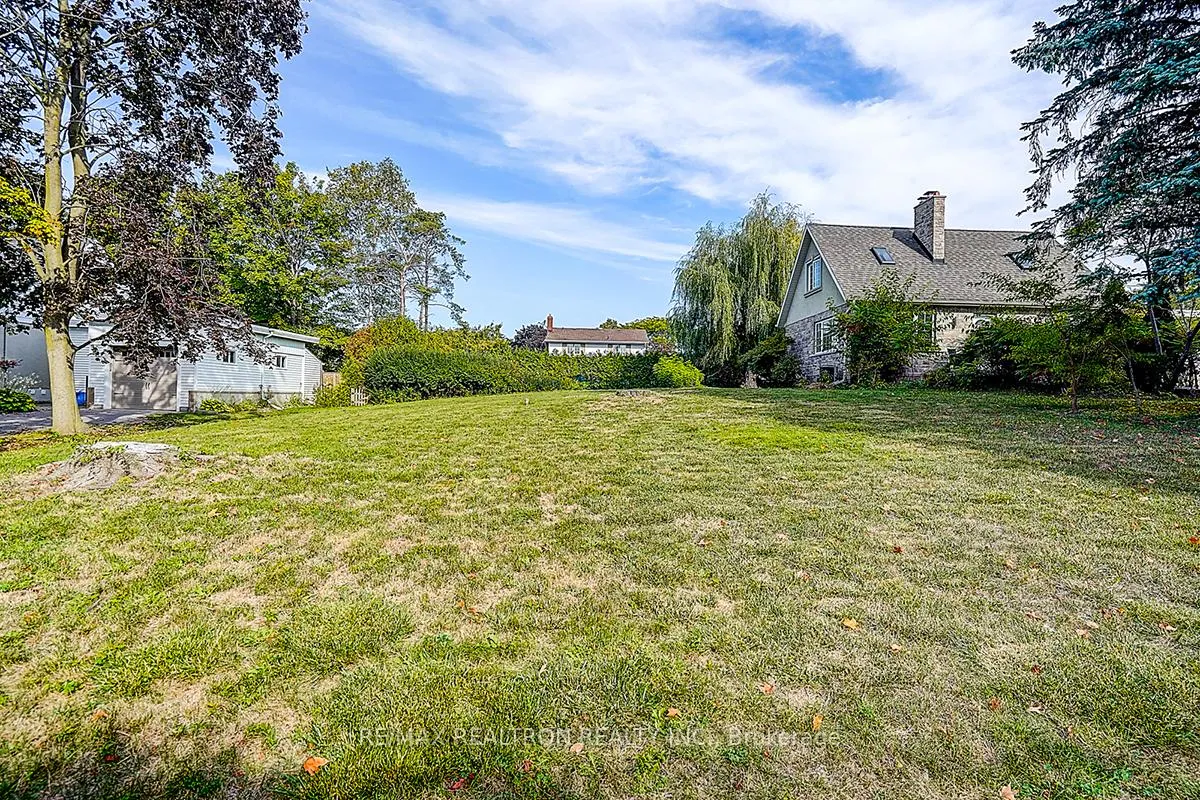 Photo 2 of 900 Parklane Avenue, Oshawa, Eastdale — HOMEH