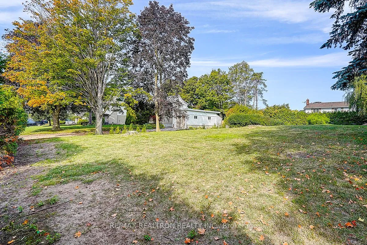 Photo 3 of 900 Parklane Avenue, Oshawa, Eastdale — HOMEH