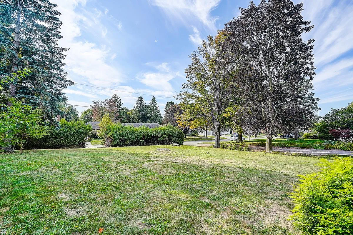 Photo 5 of 900 Parklane Avenue, Oshawa, Eastdale — HOMEH