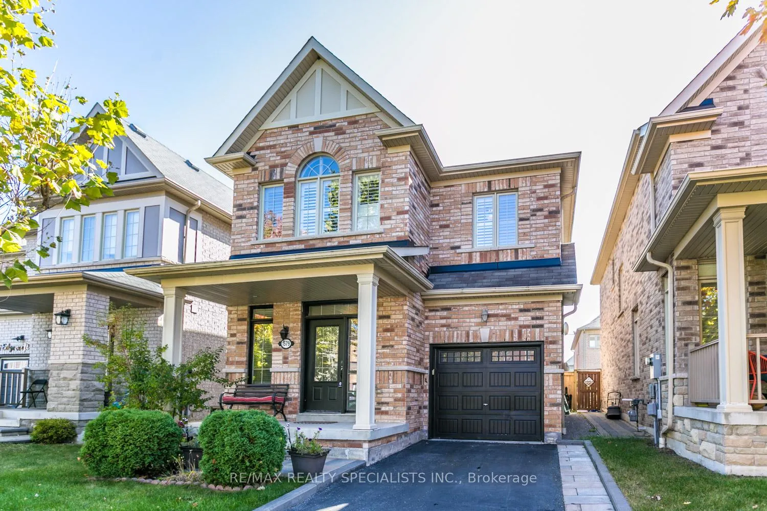 Photo 2 of 1579 Edgecroft Drive, Pickering, Duffin Heights — HOMEH