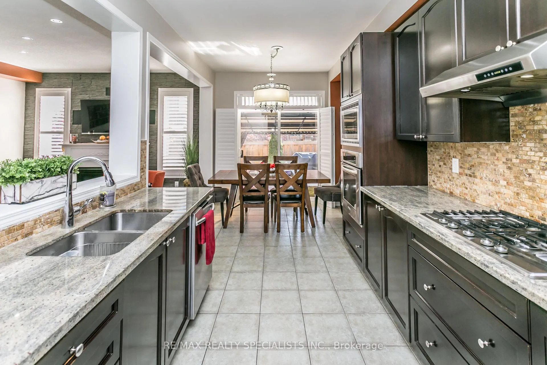 Photo 10 of 1579 Edgecroft Drive, Pickering, Duffin Heights — HOMEH