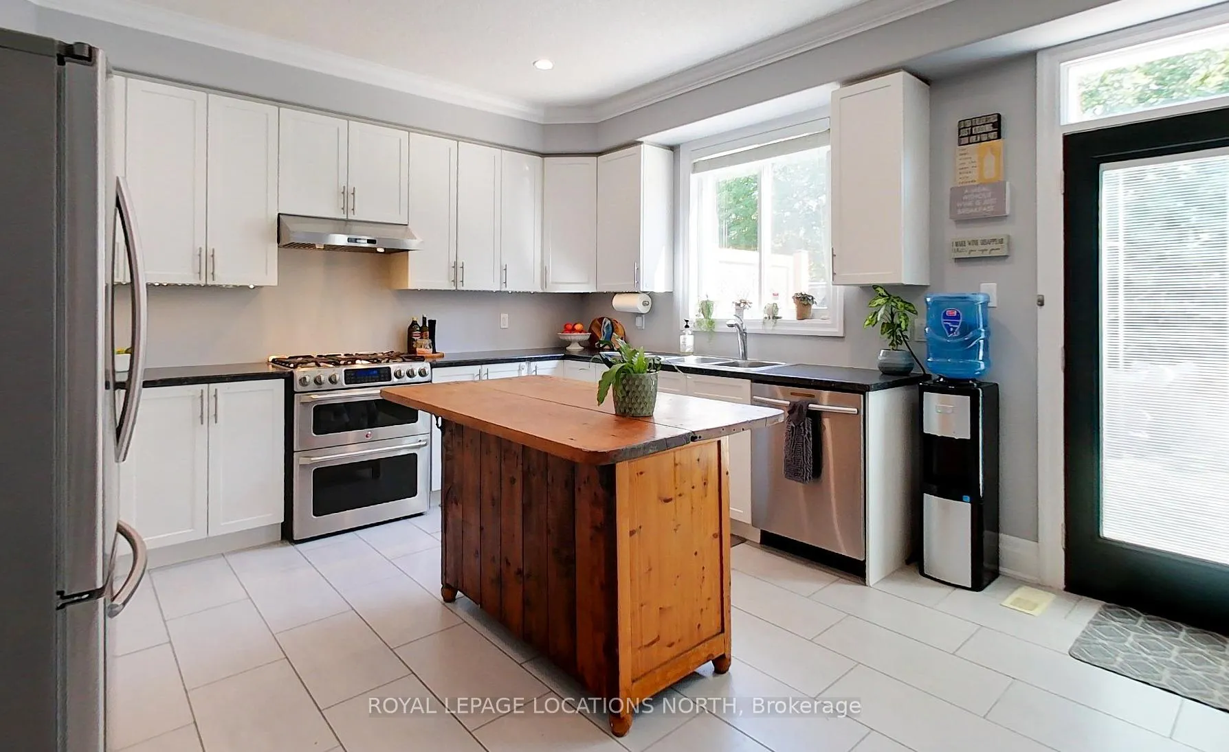 Photo 4 of 29 Garbutt Crescent, Collingwood — HOMEH