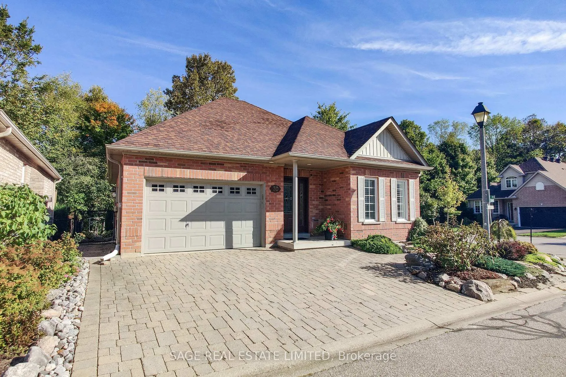 Photo 2 of 30 Nailsworth Crescent, Caledon, Caledon East — HOMEH