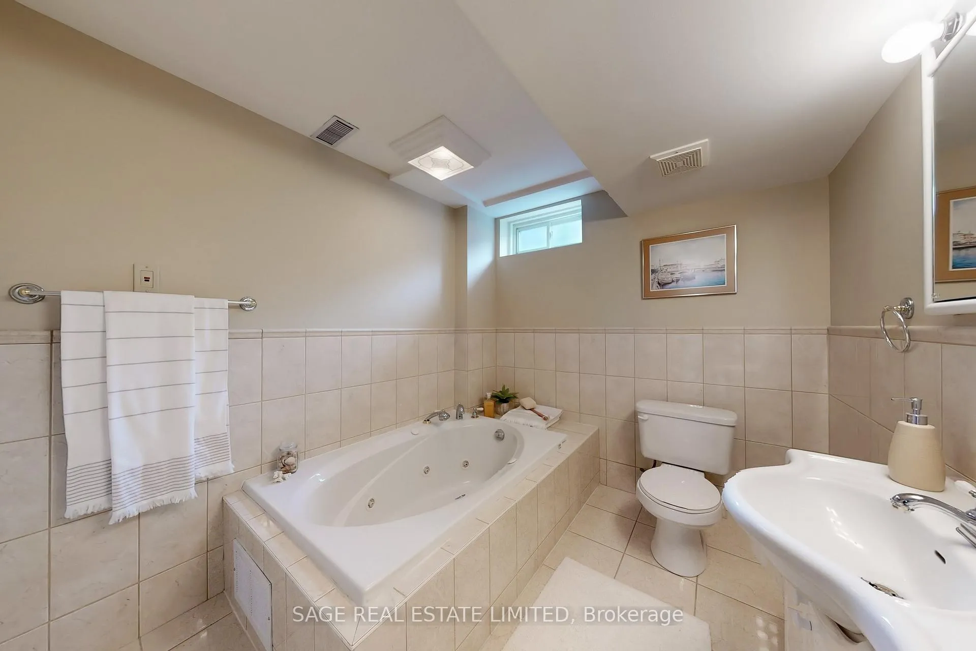 Photo 36 of 30 Nailsworth Crescent, Caledon, Caledon East — HOMEH