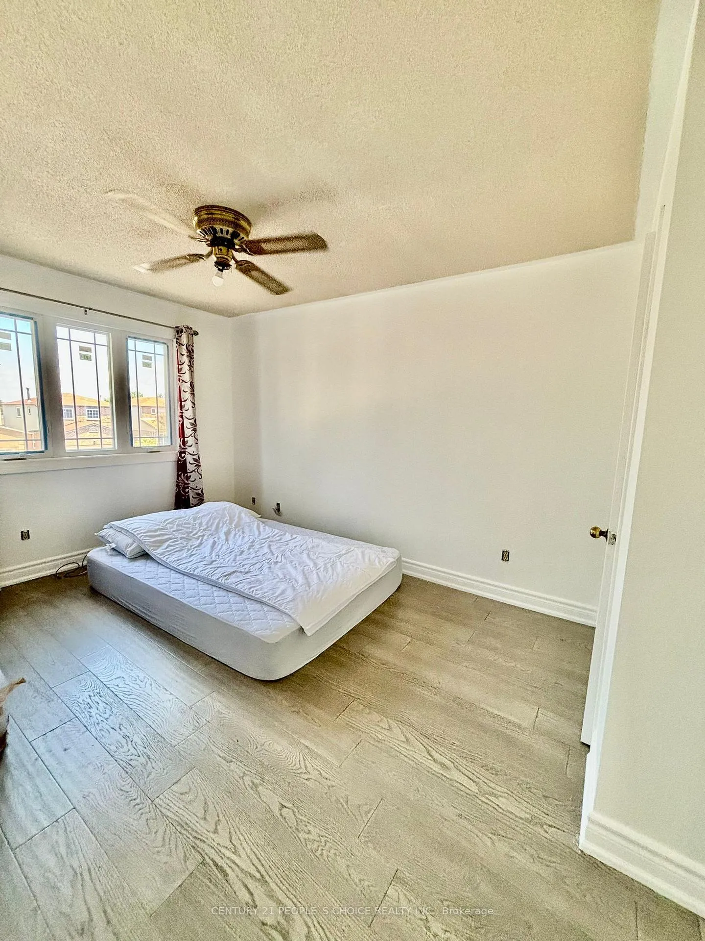 Photo 12 of 2016 Shay Drive, Pickering, Brock Ridge — HOMEH