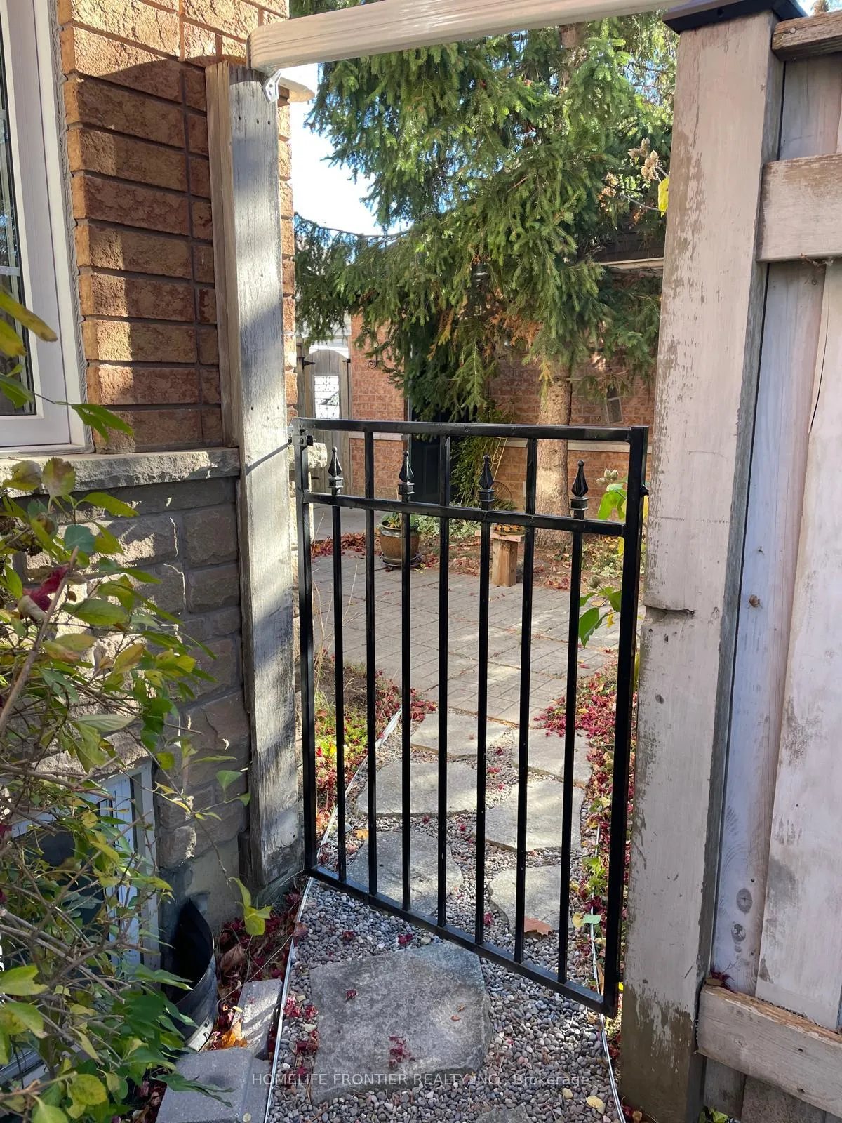 Photo 2 of 1 Ocean Avenue, Vaughan, Vellore Village — HOMEH