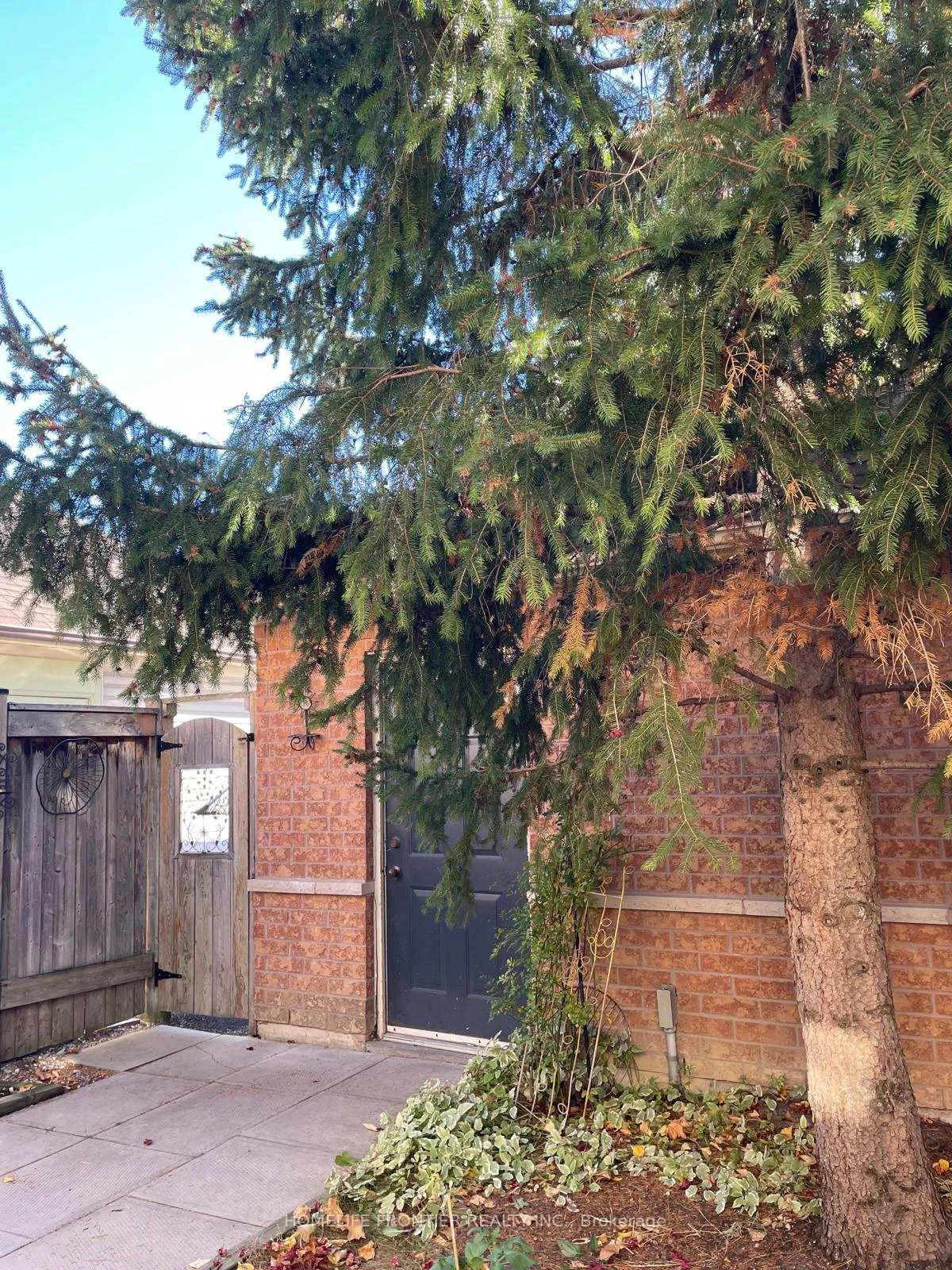 Photo 4 of 1 Ocean Avenue, Vaughan, Vellore Village — HOMEH
