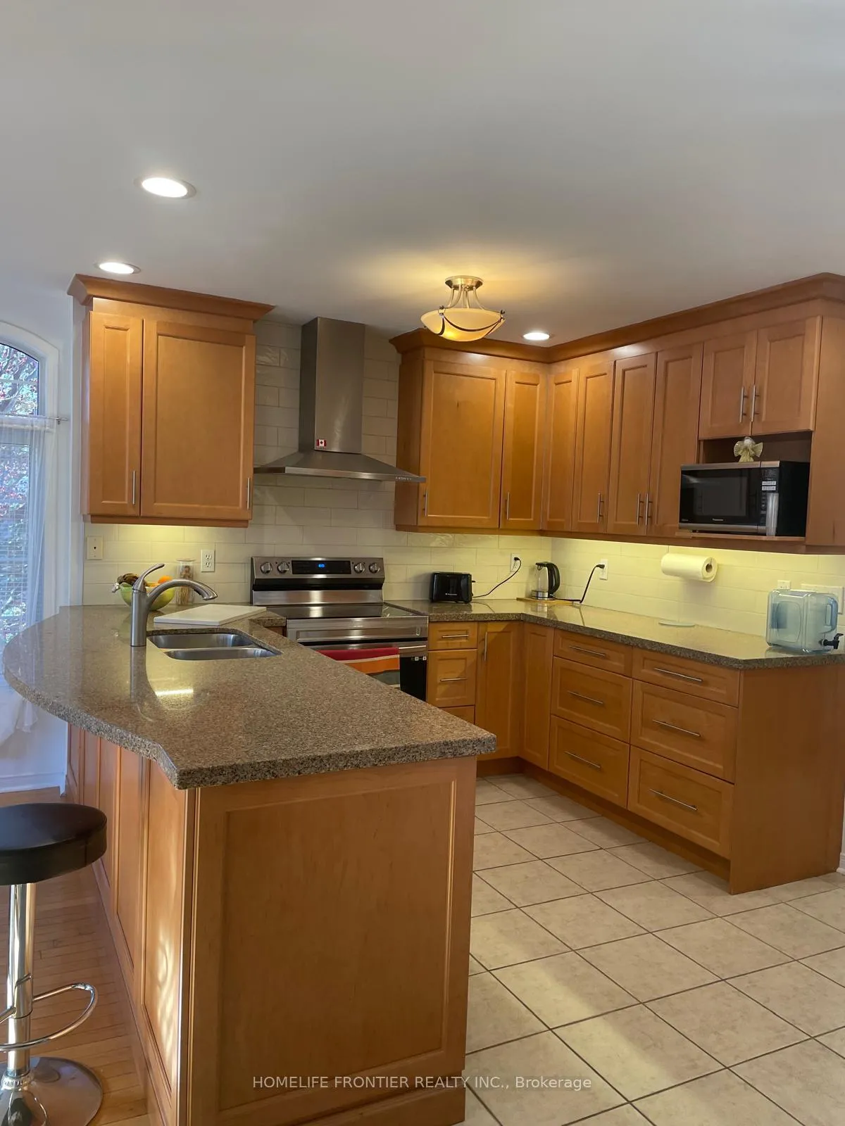 Photo 18 of 1 Ocean Avenue, Vaughan, Vellore Village — HOMEH