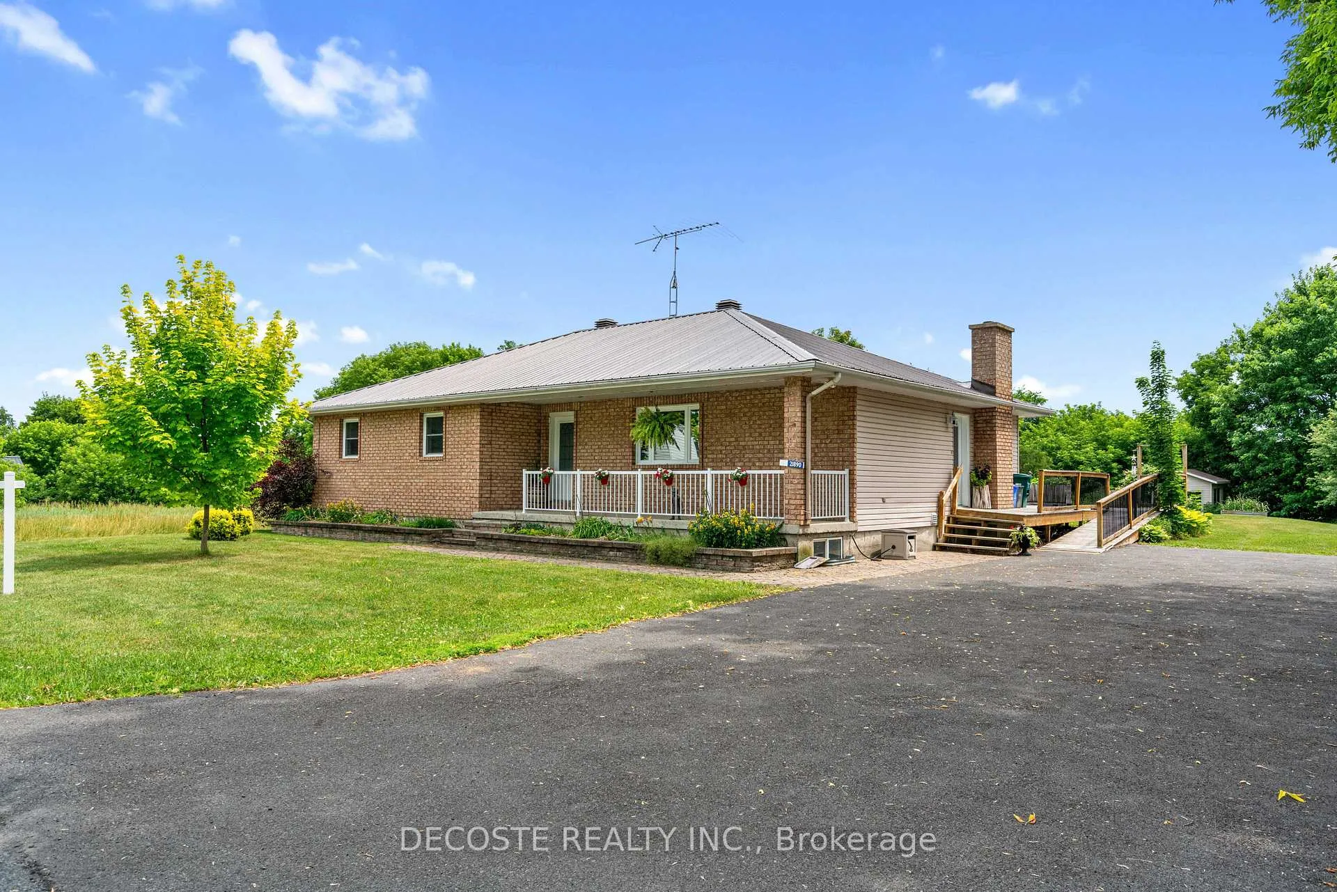 Photo 2 of 21890 County 10 Road, North Glengarry, North Glengarry (Lochiel) Twp — HOMEH